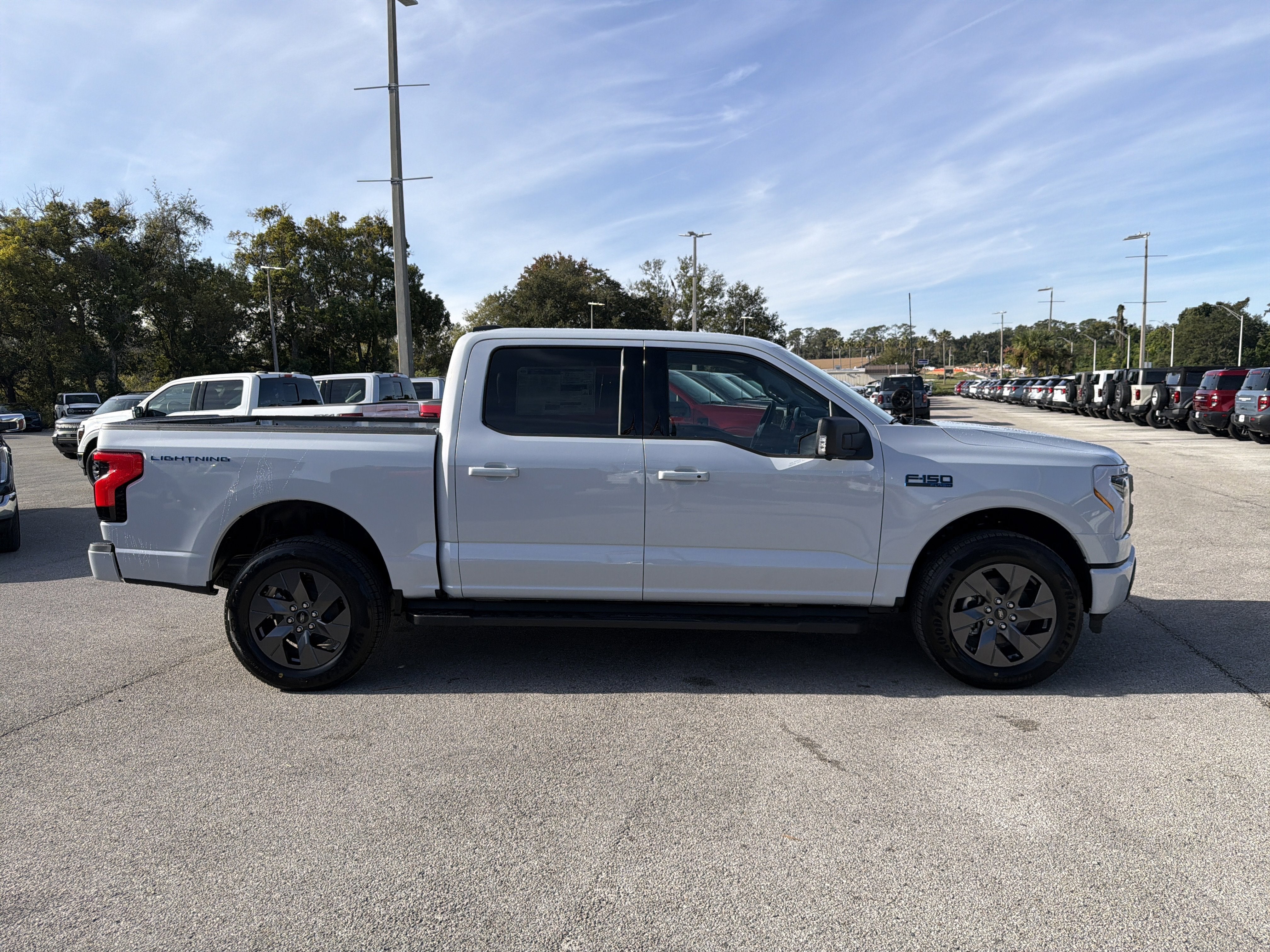 2025 Ford F-150 Lightning Flash