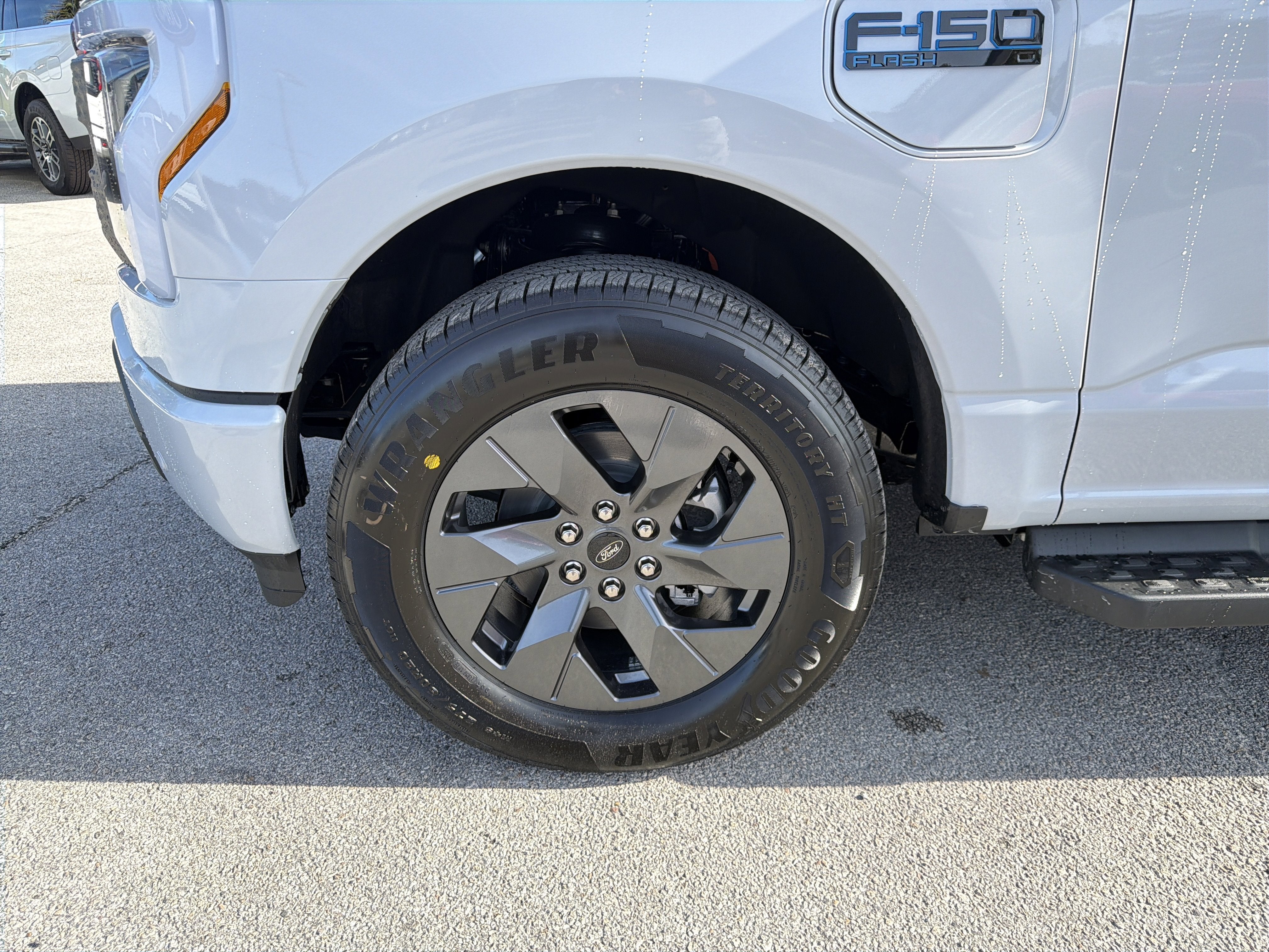 2025 Ford F-150 Lightning Flash