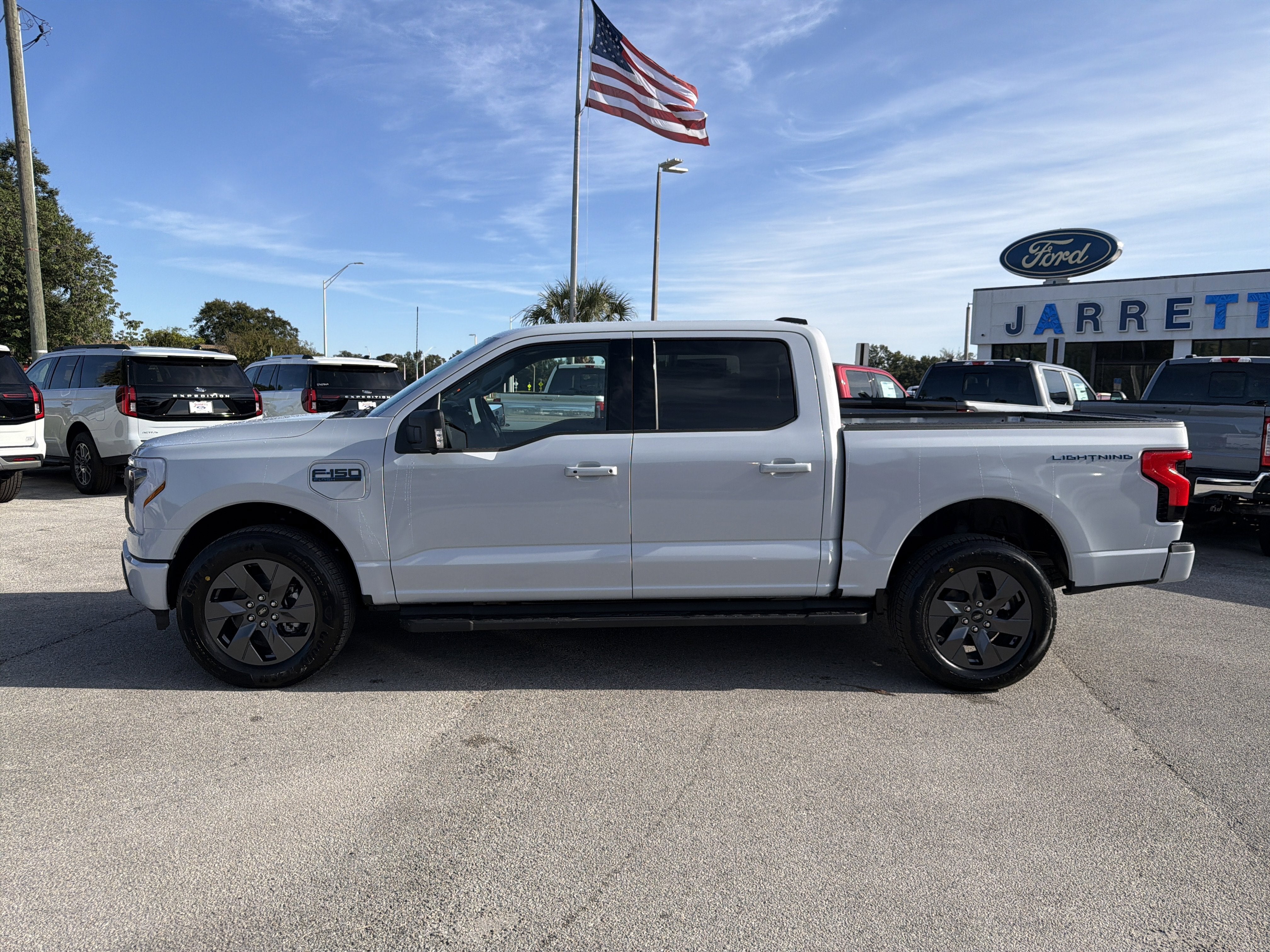2025 Ford F-150 Lightning Flash